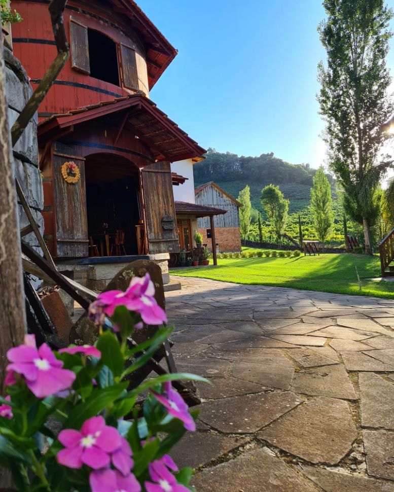 Casa da Confecção - Caminhos de Pedra